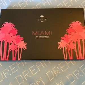 Shaina B Miami palette ✨B3G1F✨